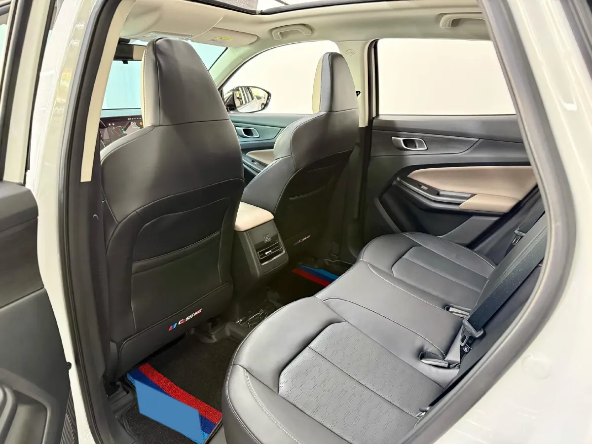 2022 ChangAn Oshan X7 Plus 1.5T 188HP L4 7DCT,autocango,china used car exporter,china ev exporter,chinese used car exporter,chinese used ev exporter