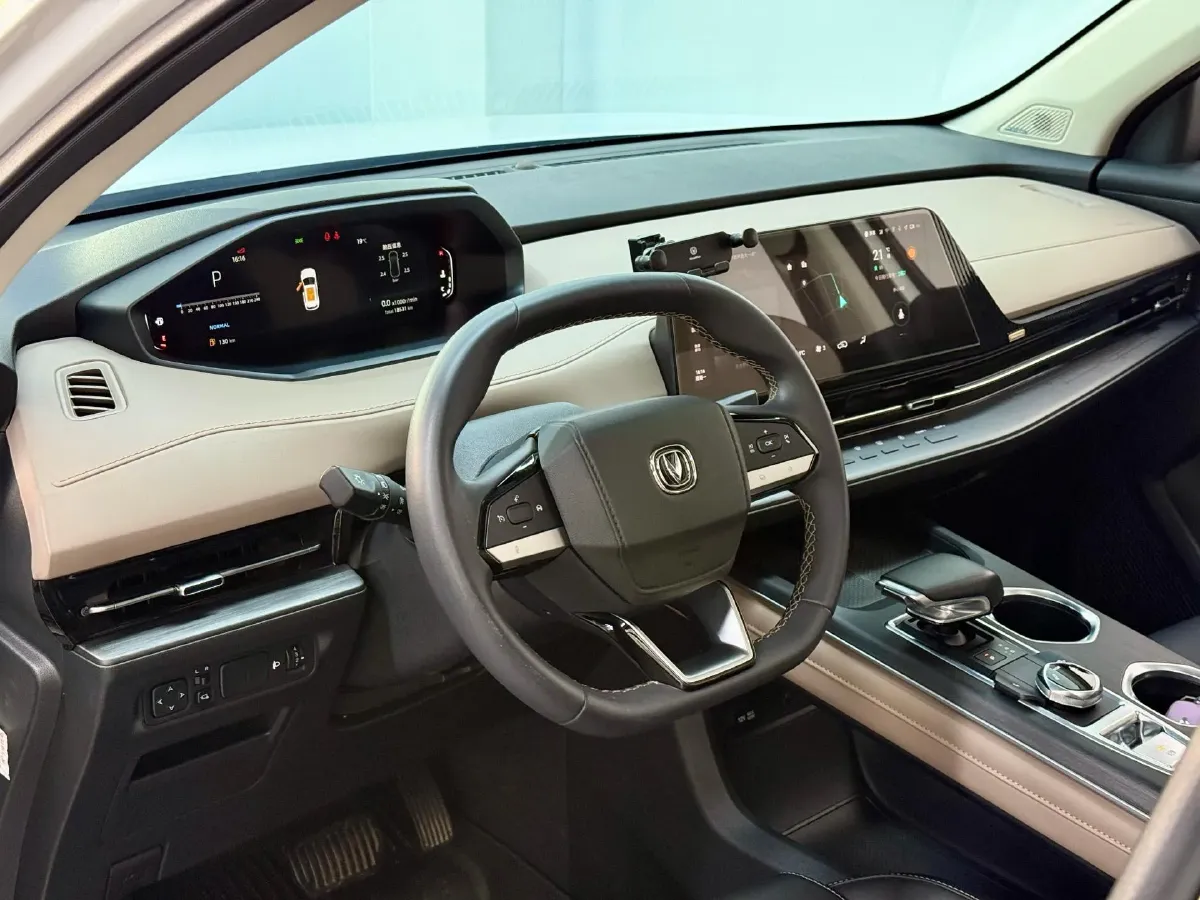 2022 ChangAn Oshan X7 Plus 1.5T 188HP L4 7DCT,autocango,china used car exporter,china ev exporter,chinese used car exporter,chinese used ev exporter