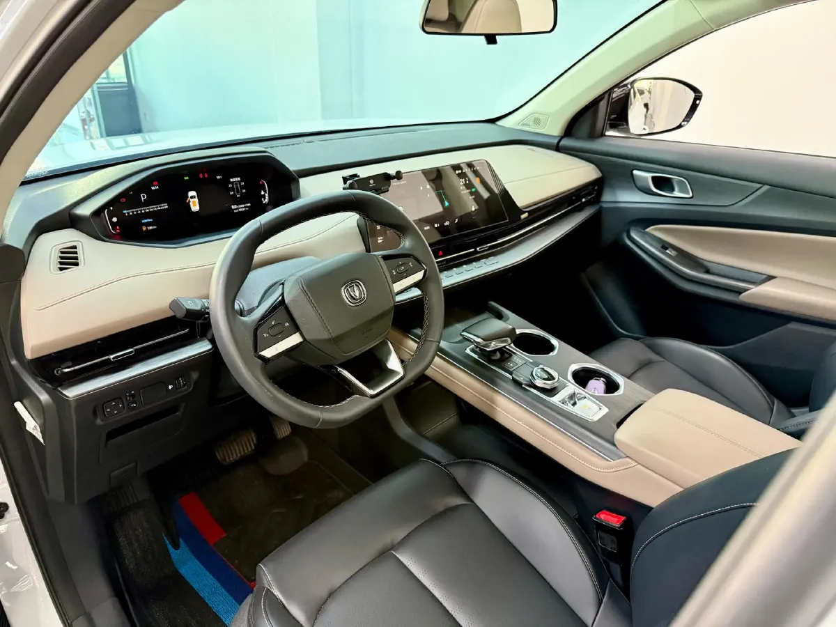 2022 ChangAn Oshan X7 Plus 1.5T 188HP L4 7DCT,autocango,china used car exporter,china ev exporter,chinese used car exporter,chinese used ev exporter