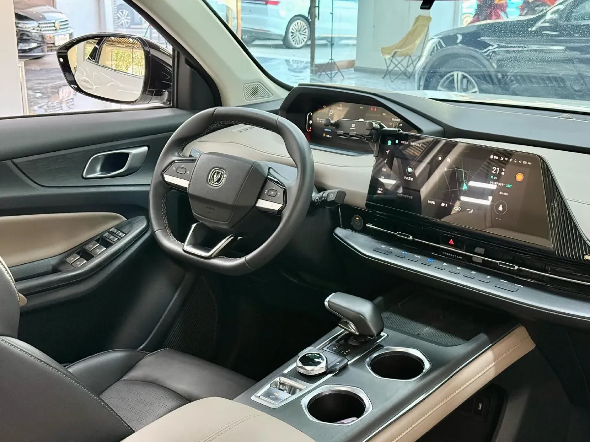 2022 ChangAn Oshan X7 Plus 1.5T 188HP L4 7DCT,autocango,china used car exporter,china ev exporter,chinese used car exporter,chinese used ev exporter