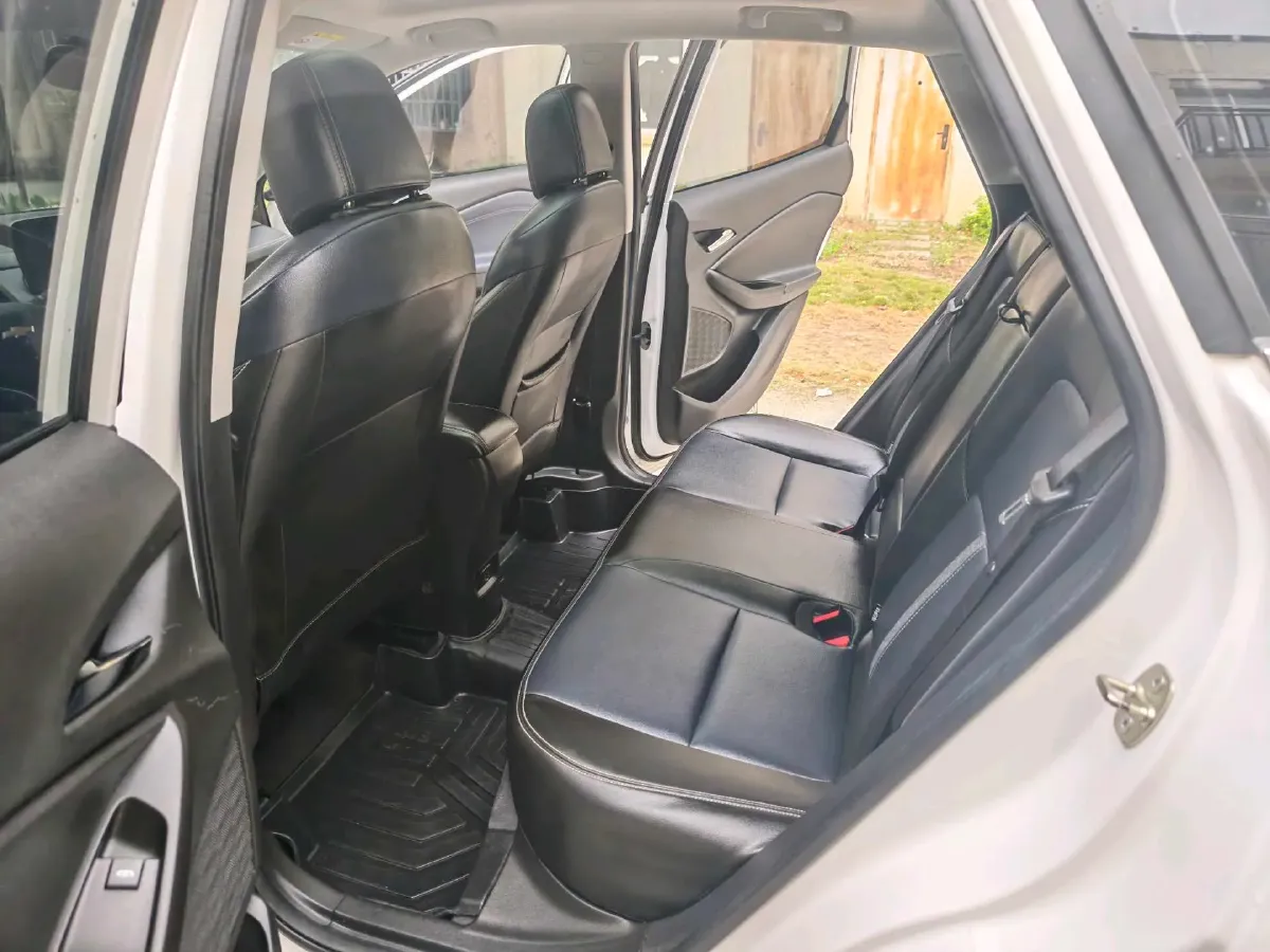 2021 Chevrolet Trax 1.0T 125HP L3 6AT,autocango,china used car exporter,china ev exporter,chinese used car exporter,chinese used ev exporter