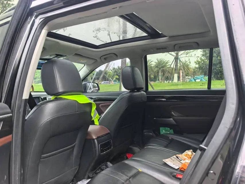 2017 GAC Trumpchi GS8 2.0T 201HP L4 6AT,autocango,china used car exporter,china ev exporter,chinese used car exporter,chinese used ev exporter