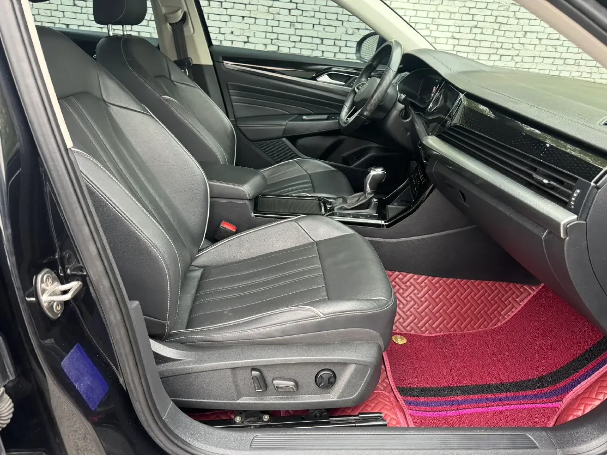 2023 Volkswagen Passat 2.0T 186HP L4 7DCT,autocango,china used car exporter,china ev exporter,chinese used car exporter,chinese used ev exporter