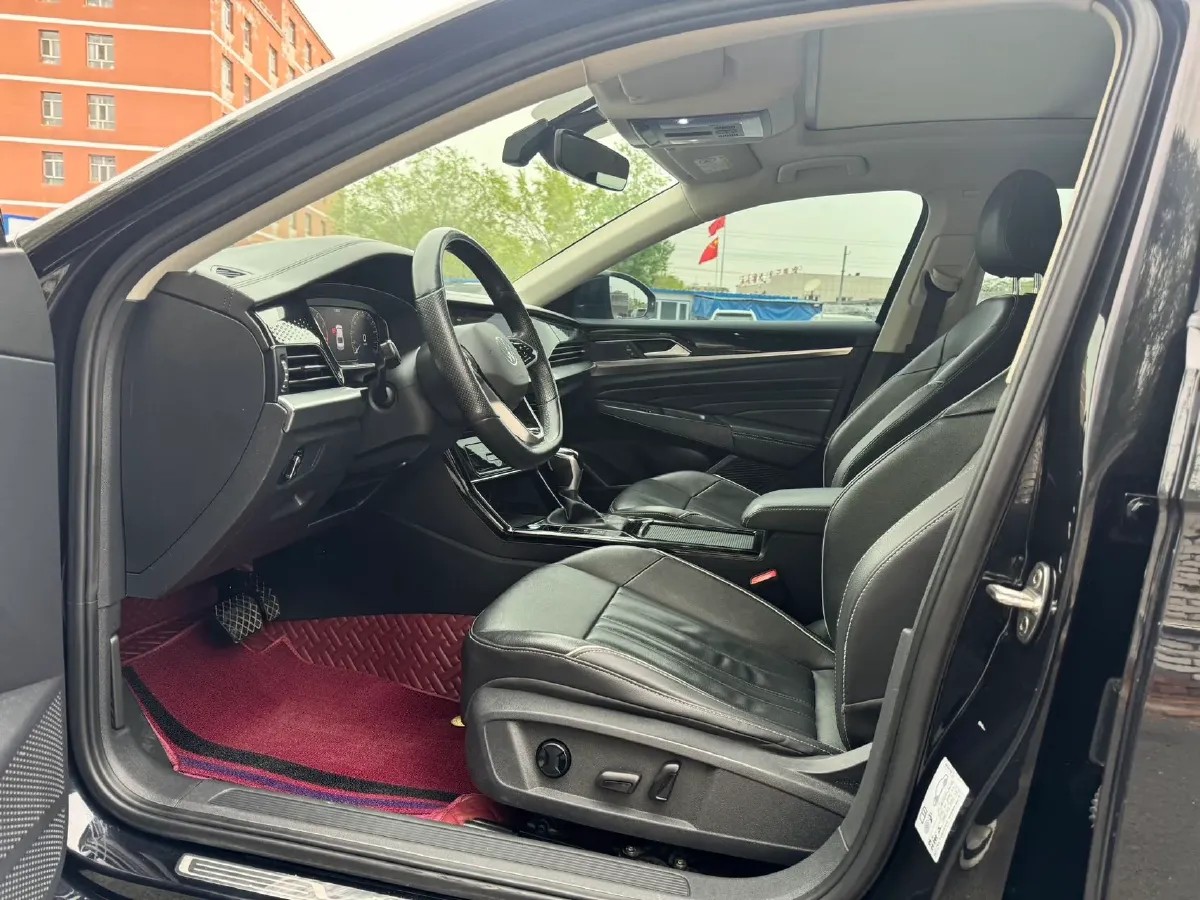 2023 Volkswagen Passat 2.0T 186HP L4 7DCT,autocango,china used car exporter,china ev exporter,chinese used car exporter,chinese used ev exporter