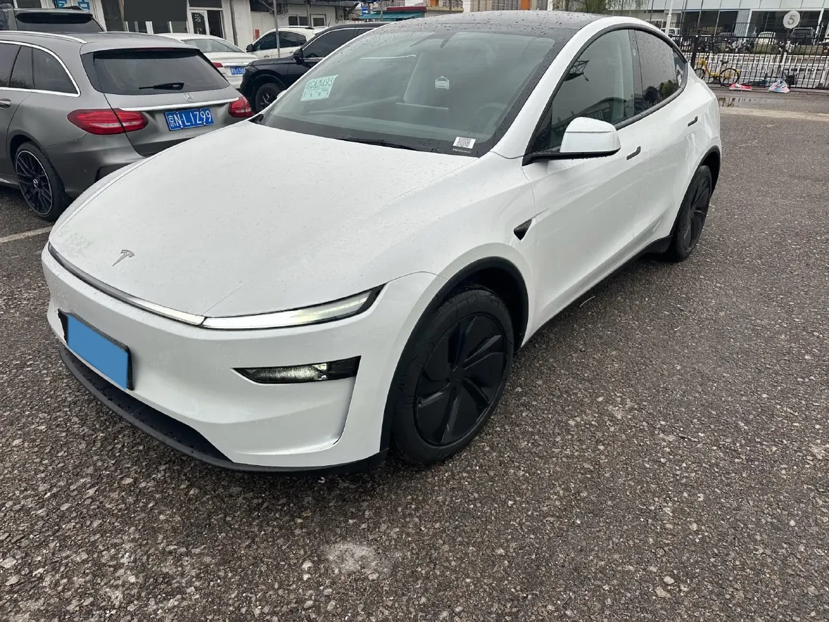 2025 Tesla Model Y BEV 62.5KWH,autocango,china used car exporter,china ev exporter,chinese used car exporter,chinese used ev exporter