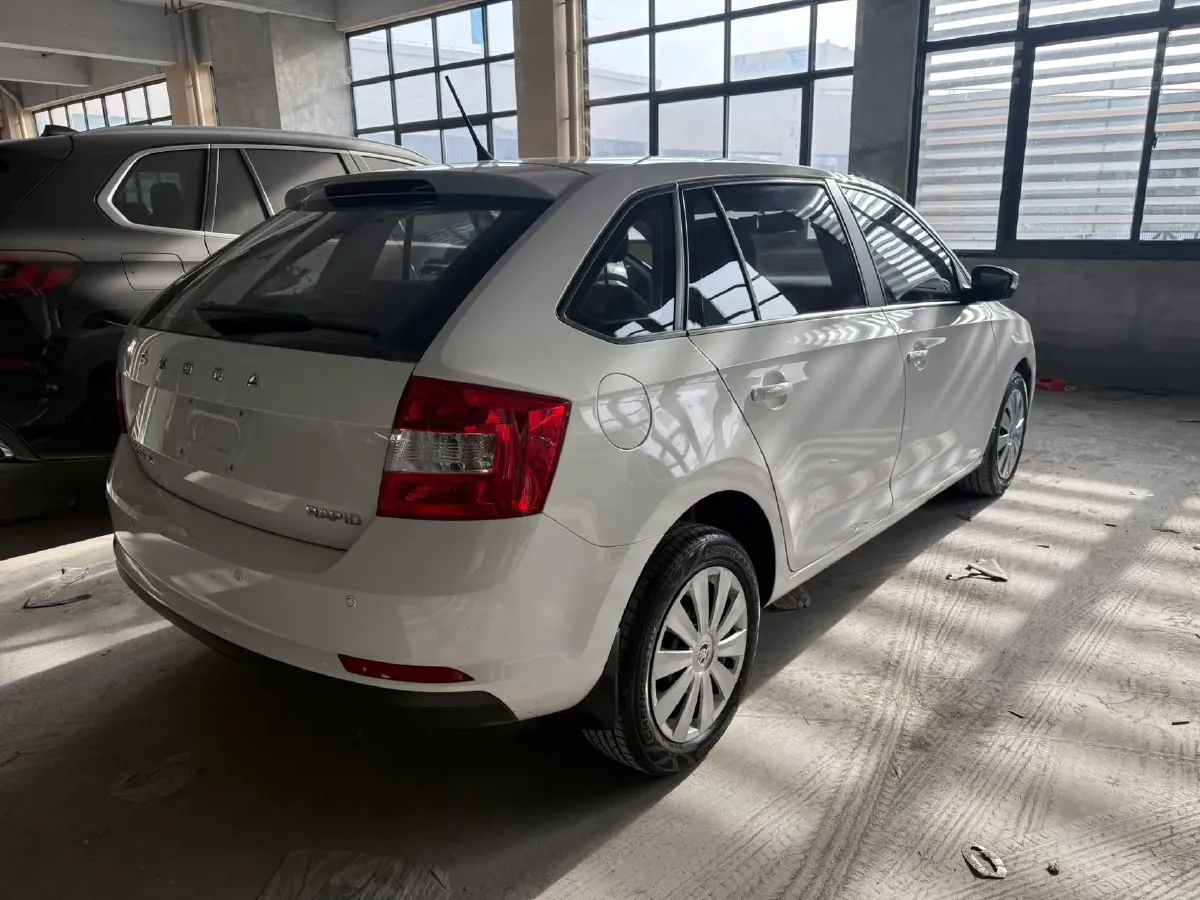 2019 Skoda Rapid Spaceback 1.5L 112HP L4 6AT,autocango,china used car exporter,china ev exporter,chinese used car exporter,chinese used ev exporter