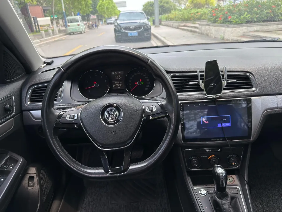 2017 Volkswagen Lavida 1.4T 131HP L4 7DCT,autocango,china used car exporter,china ev exporter,chinese used car exporter,chinese used ev exporter
