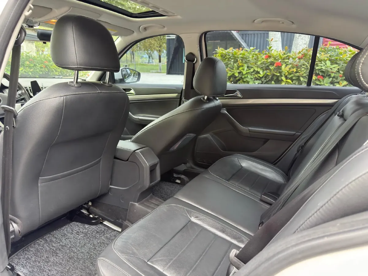 2017 Volkswagen Lavida 1.4T 131HP L4 7DCT,autocango,china used car exporter,china ev exporter,chinese used car exporter,chinese used ev exporter