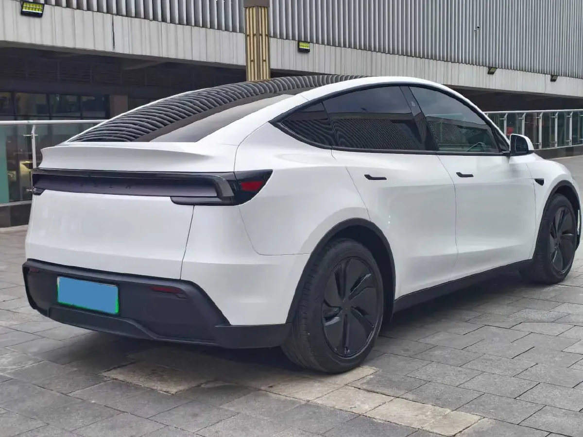 2025 Tesla Model Y BEV,autocango,china used car exporter,china ev exporter,chinese used car exporter,chinese used ev exporter