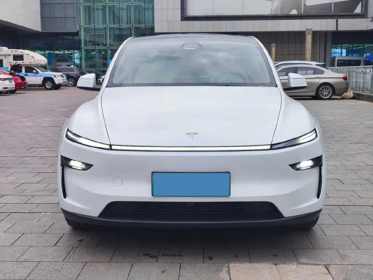 2025 Tesla Model Y BEV,autocango,china used car exporter,china ev exporter,chinese used car exporter,chinese used ev exporter