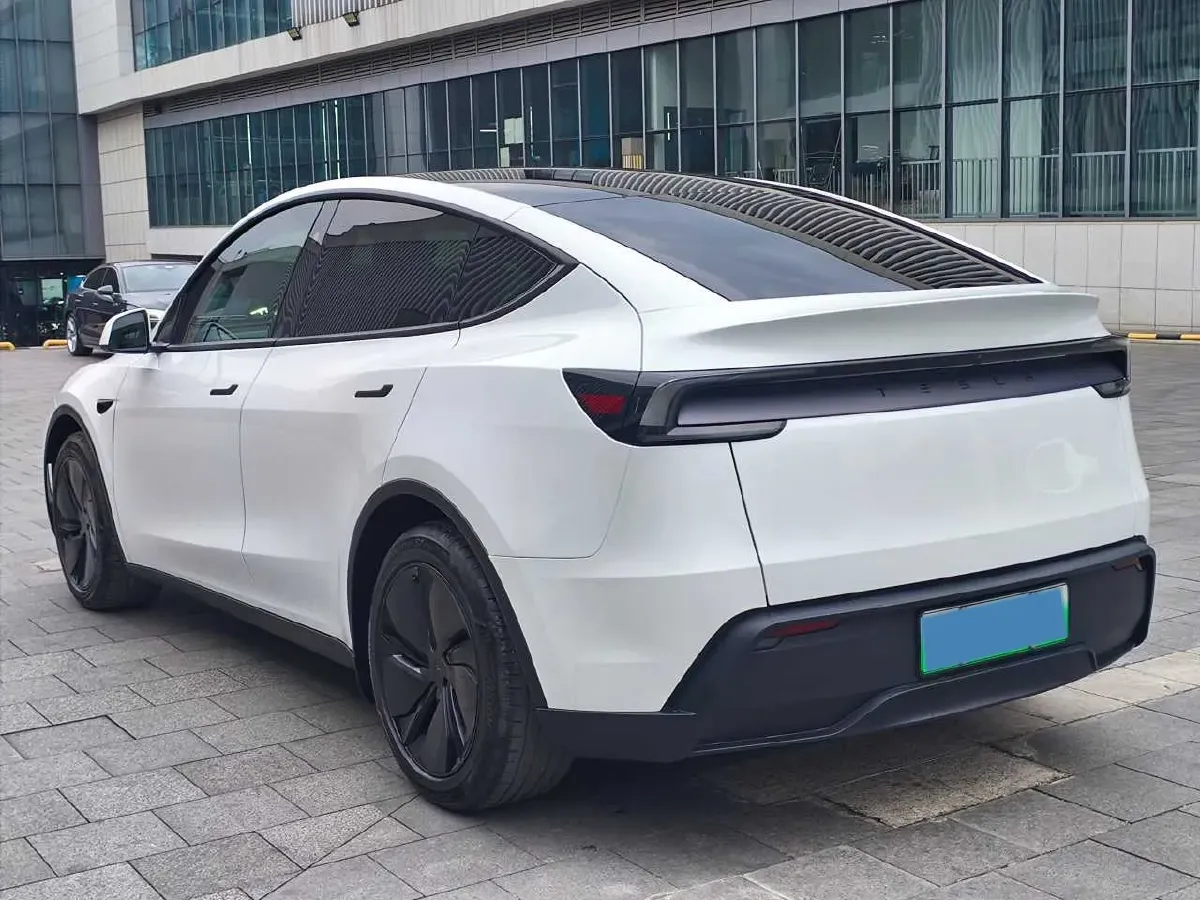 2025 Tesla Model Y BEV,autocango,china used car exporter,china ev exporter,chinese used car exporter,chinese used ev exporter