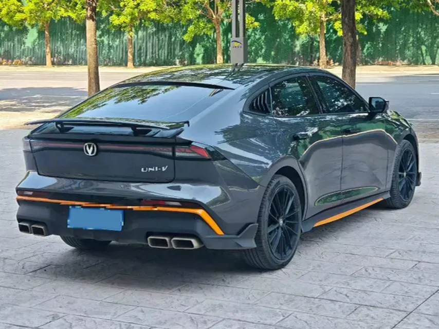 2024 ChangAn UNI-V 1.5T 188HP L4 7DCT,autocango,china used car exporter,china ev exporter,chinese used car exporter,chinese used ev exporter