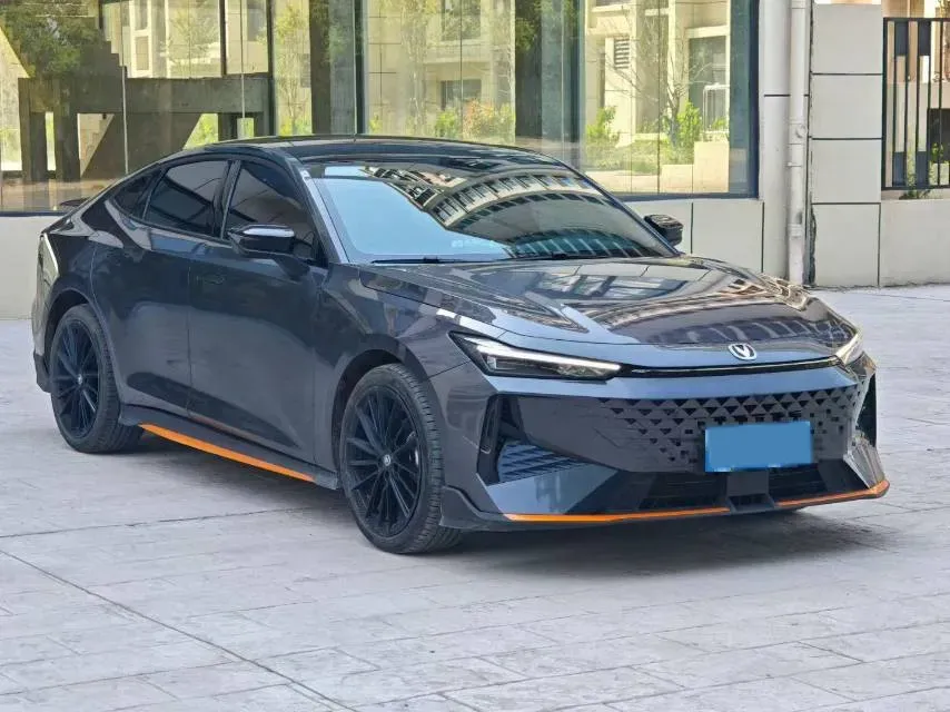 2024 ChangAn UNI-V 1.5T 188HP L4 7DCT,autocango,china used car exporter,china ev exporter,chinese used car exporter,chinese used ev exporter