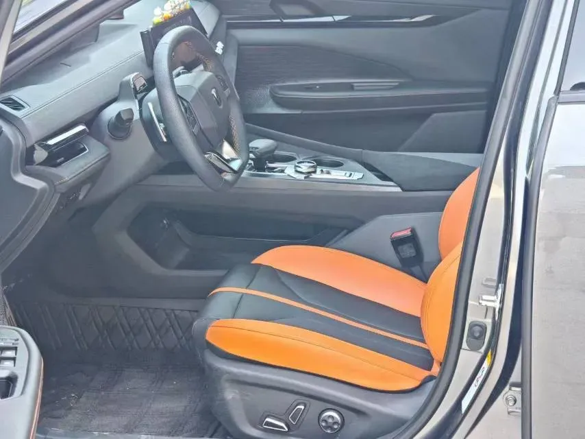 2024 ChangAn UNI-V 1.5T 188HP L4 7DCT,autocango,china used car exporter,china ev exporter,chinese used car exporter,chinese used ev exporter