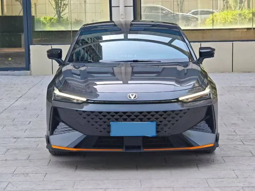 2024 ChangAn UNI-V 1.5T 188HP L4 7DCT,autocango,china used car exporter,china ev exporter,chinese used car exporter,chinese used ev exporter