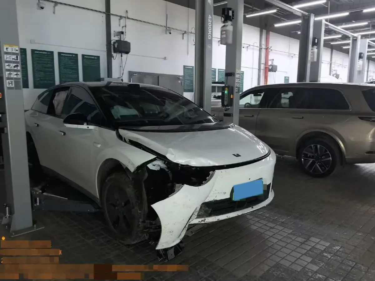 2025 Li i8 BEV,autocango,china used car exporter,china ev exporter,chinese used car exporter,chinese used ev exporter