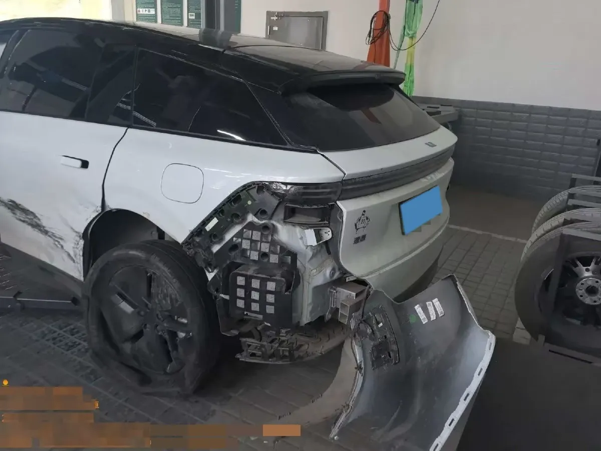 2025 Li i8 BEV,autocango,china used car exporter,china ev exporter,chinese used car exporter,chinese used ev exporter