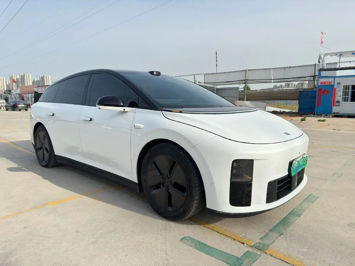 2025 Li i8 BEV,autocango,china used car exporter,china ev exporter,chinese used car exporter,chinese used ev exporter