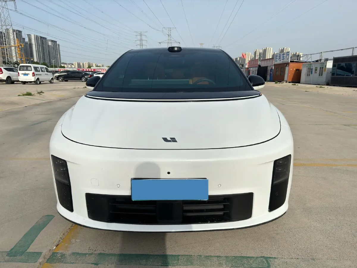 2025 Li i8 BEV,autocango,china used car exporter,china ev exporter,chinese used car exporter,chinese used ev exporter