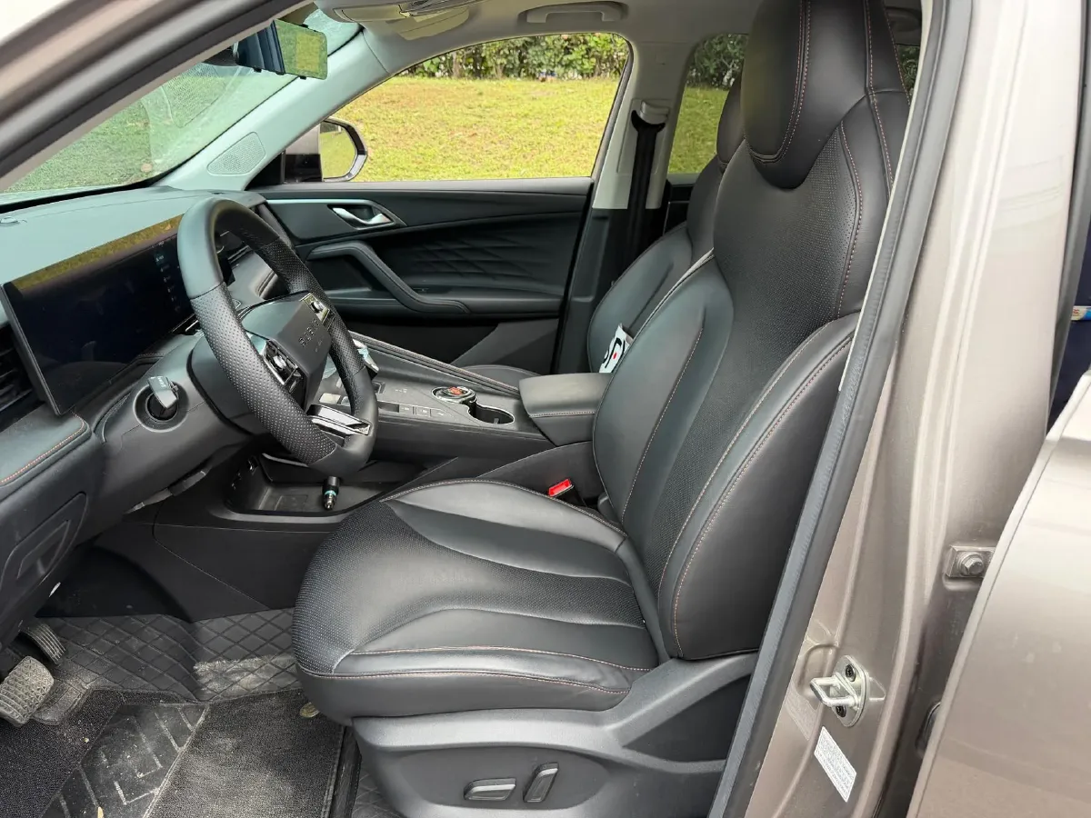 2023 Roewe RX5 1.5T 188HP L4 AMT PHEV 12.3KWH,autocango,china used car exporter,china ev exporter,chinese used car exporter,chinese used ev exporter