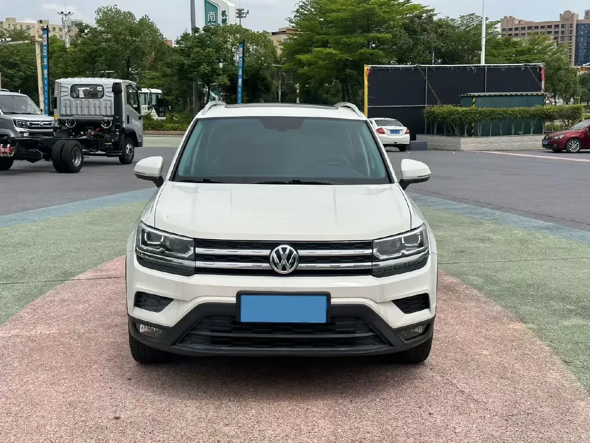 2019 MINI MINI 1.5T 102HP L3 7DCT,autocango,china used car exporter,china ev exporter,chinese used car exporter,chinese used ev exporter