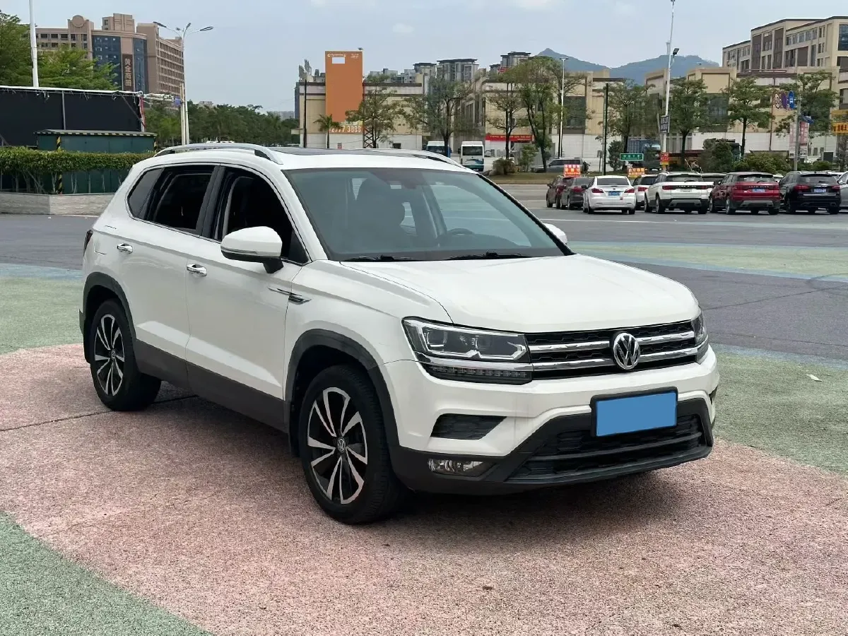 2019 MINI MINI 1.5T 102HP L3 7DCT,autocango,china used car exporter,china ev exporter,chinese used car exporter,chinese used ev exporter