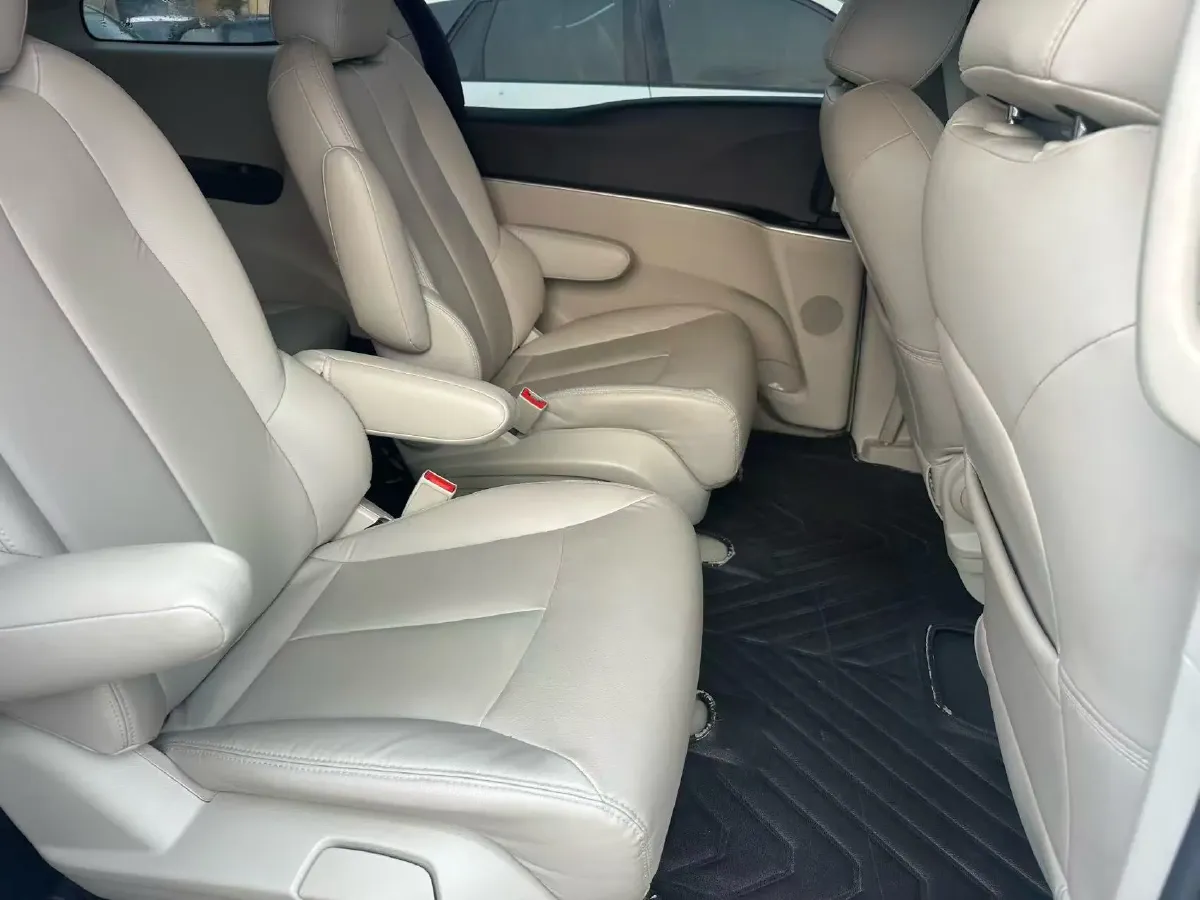 2021 Buick GL8 2.0T 237HP L4 9AT,autocango,china used car exporter,china ev exporter,chinese used car exporter,chinese used ev exporter