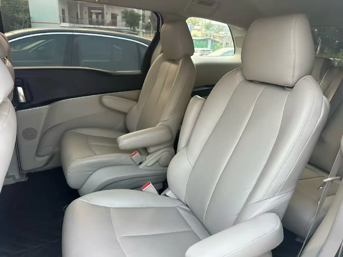 2021 Buick GL8 2.0T 237HP L4 9AT,autocango,china used car exporter,china ev exporter,chinese used car exporter,chinese used ev exporter