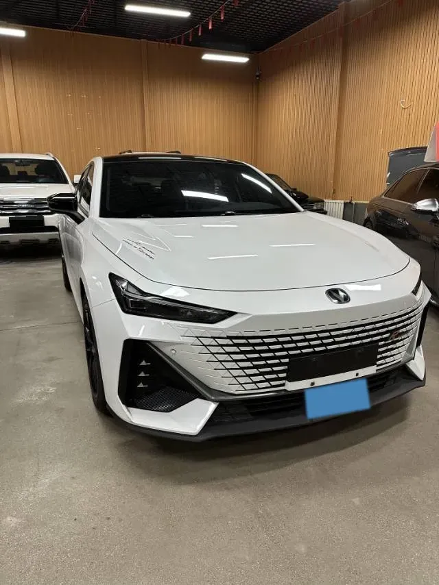 2022 ChangAn UNI-V 1.5T 188HP L4 7DCT,autocango,china used car exporter,china ev exporter,chinese used car exporter,chinese used ev exporter