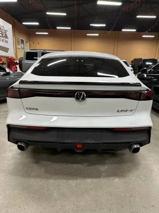 2022 ChangAn UNI-V 1.5T 188HP L4 7DCT,autocango,china used car exporter,china ev exporter,chinese used car exporter,chinese used ev exporter