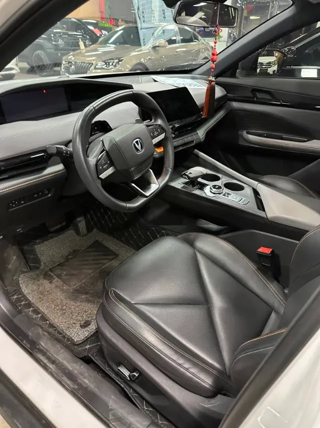 2022 ChangAn UNI-V 1.5T 188HP L4 7DCT,autocango,china used car exporter,china ev exporter,chinese used car exporter,chinese used ev exporter