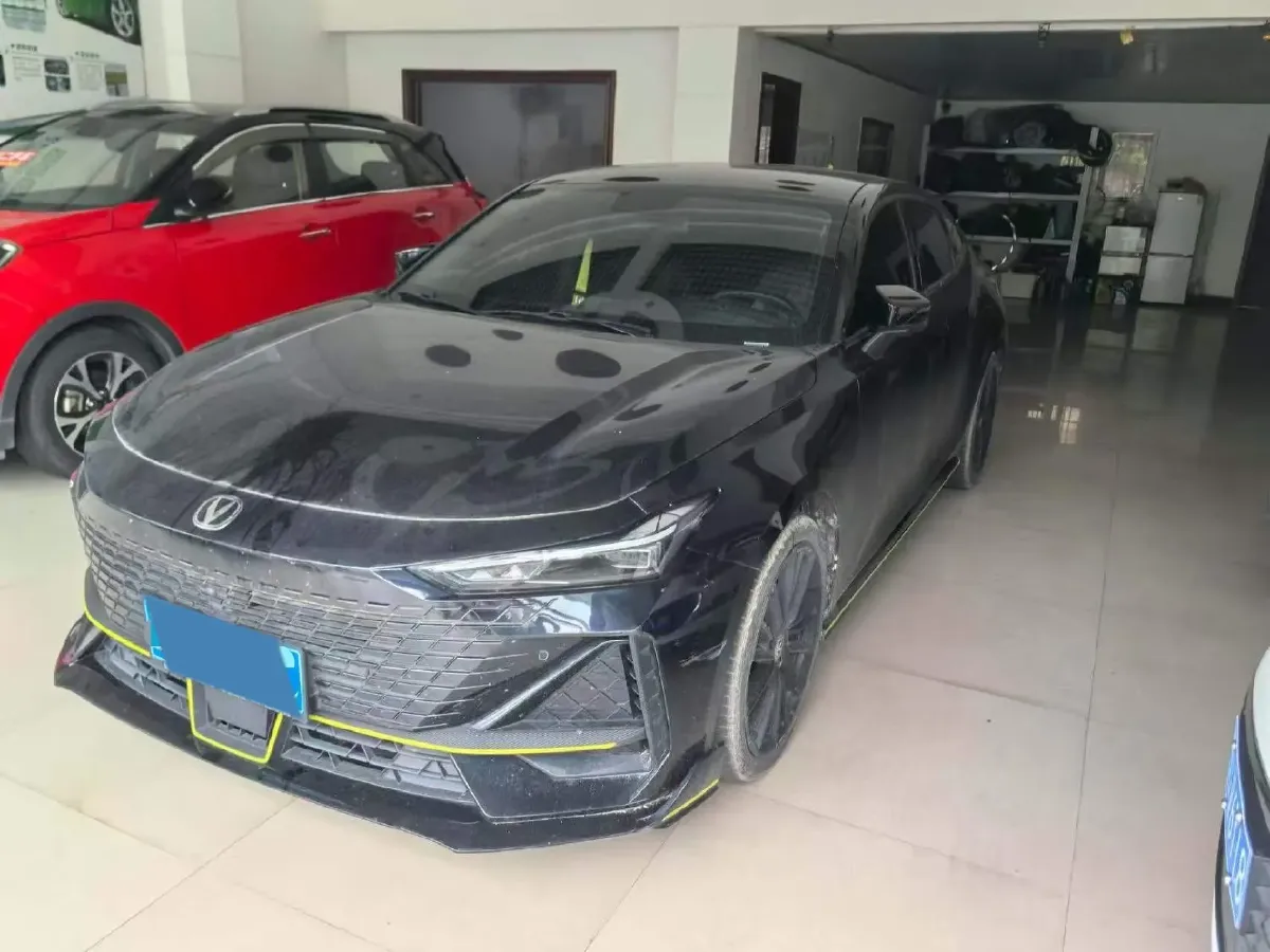 2023 ChangAn UNI-V 1.5T 188HP L4 7DCT,autocango,china used car exporter,china ev exporter,chinese used car exporter,chinese used ev exporter