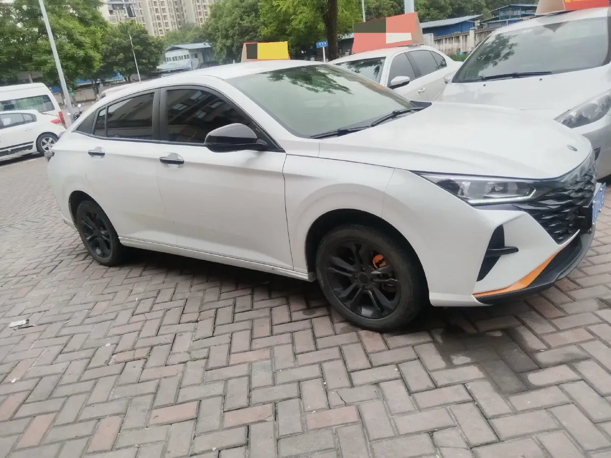 2023 DongFeng Aeolus YiXuan 1.5L 125HP L4 6DCT,autocango,china used car exporter,china ev exporter,chinese used car exporter,chinese used ev exporter