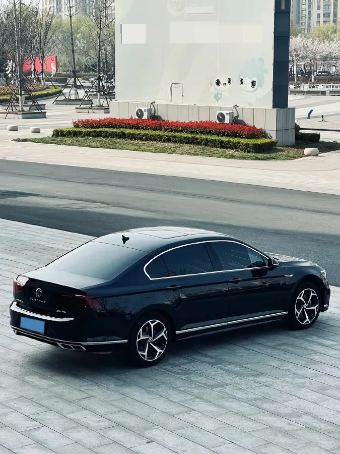 2023 Volkswagen Magotan 2.0T 220HP L4 7DCT,autocango,china used car exporter,china ev exporter,chinese used car exporter,chinese used ev exporter