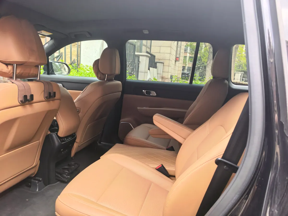 2021 Li ONE Range Extended 131HP REEV 40.5KWH,autocango,china used car exporter,china ev exporter,chinese used car exporter,chinese used ev exporter