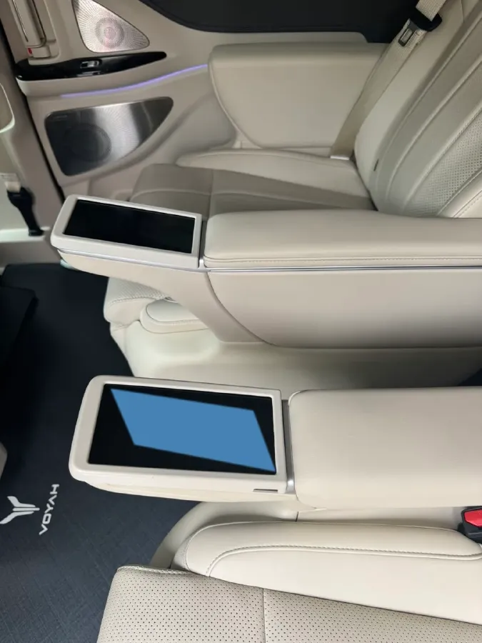 2025 Voyah Dream 1.5T 150HP L4 PHEV 41.7KWH,autocango,china used car exporter,china ev exporter,chinese used car exporter,chinese used ev exporter