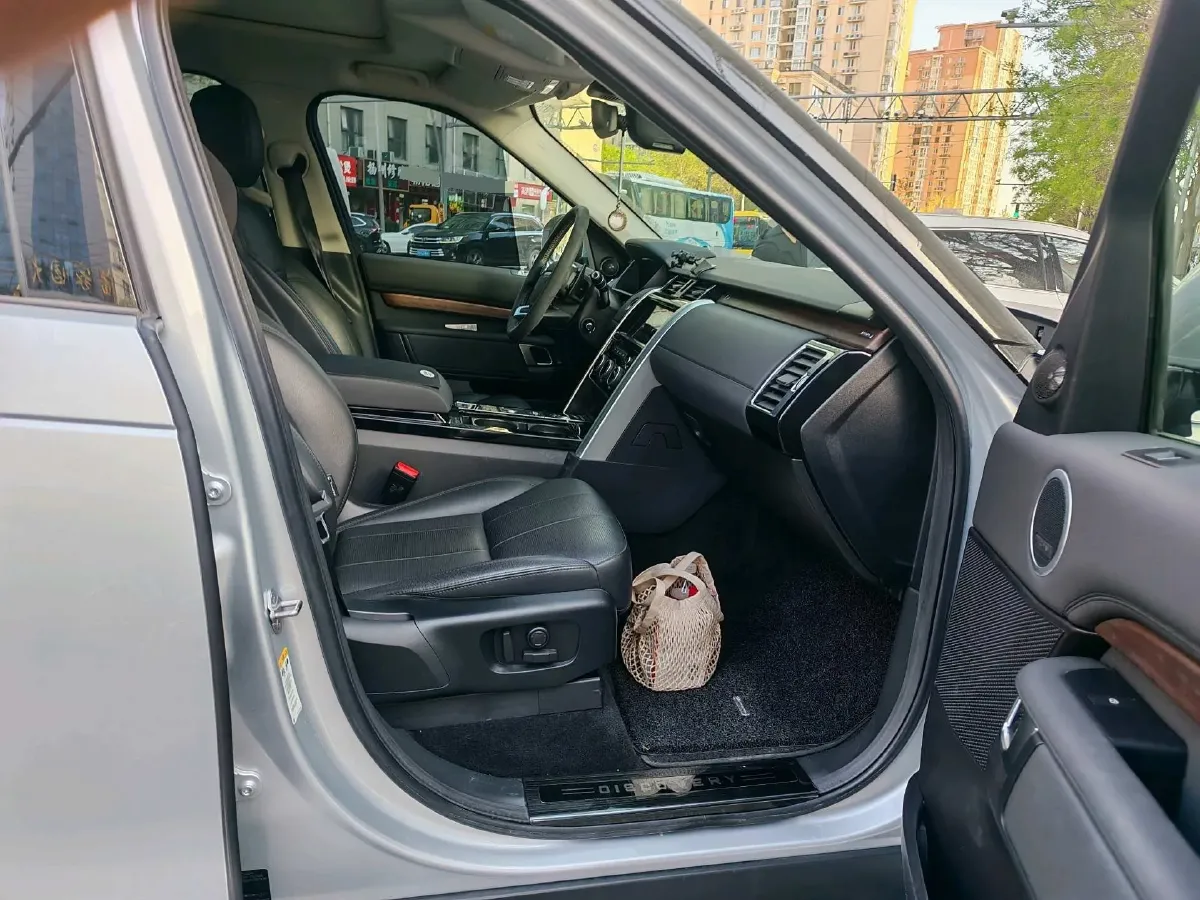 2018 Land Rover Discovery 3.0T 340HP V6 8AT,autocango,china used car exporter,china ev exporter,chinese used car exporter,chinese used ev exporter