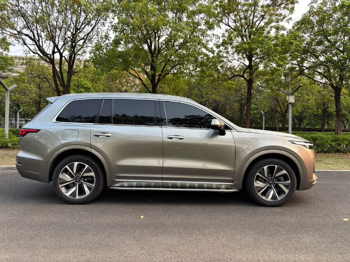 2021 Li ONE Range Extended 131HP REEV 40.5KWH,autocango,china used car exporter,china ev exporter,chinese used car exporter,chinese used ev exporter