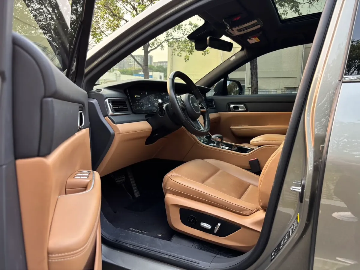 2021 Li ONE Range Extended 131HP REEV 40.5KWH,autocango,china used car exporter,china ev exporter,chinese used car exporter,chinese used ev exporter