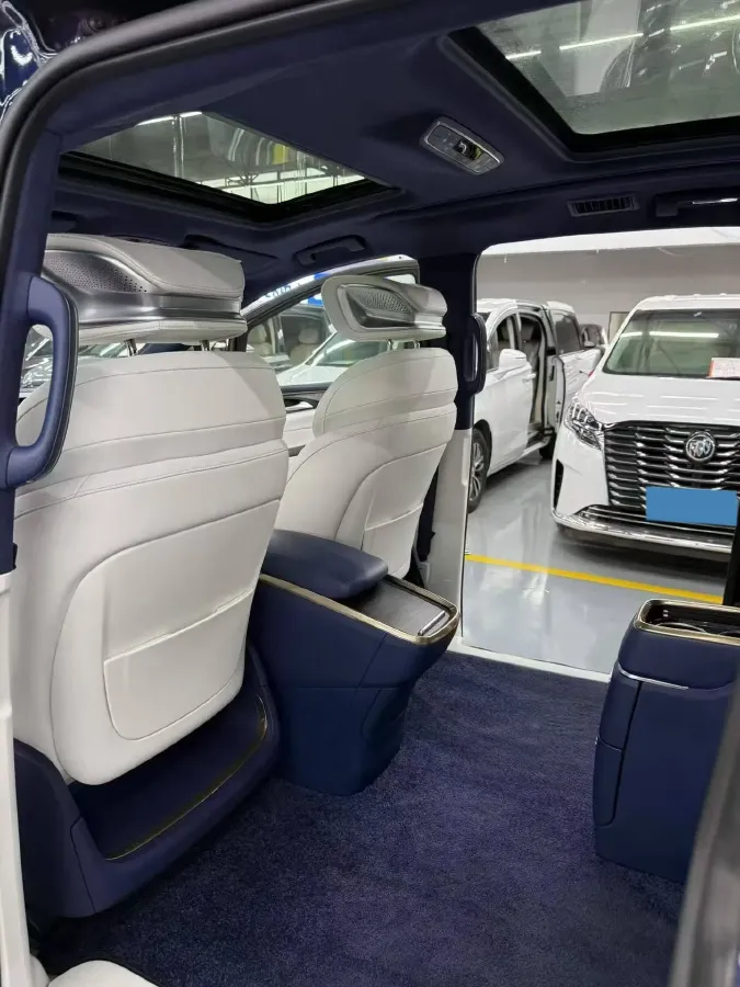 2020 Buick GL8 2.0T 237HP L4 9AT,autocango,china used car exporter,china ev exporter,chinese used car exporter,chinese used ev exporter