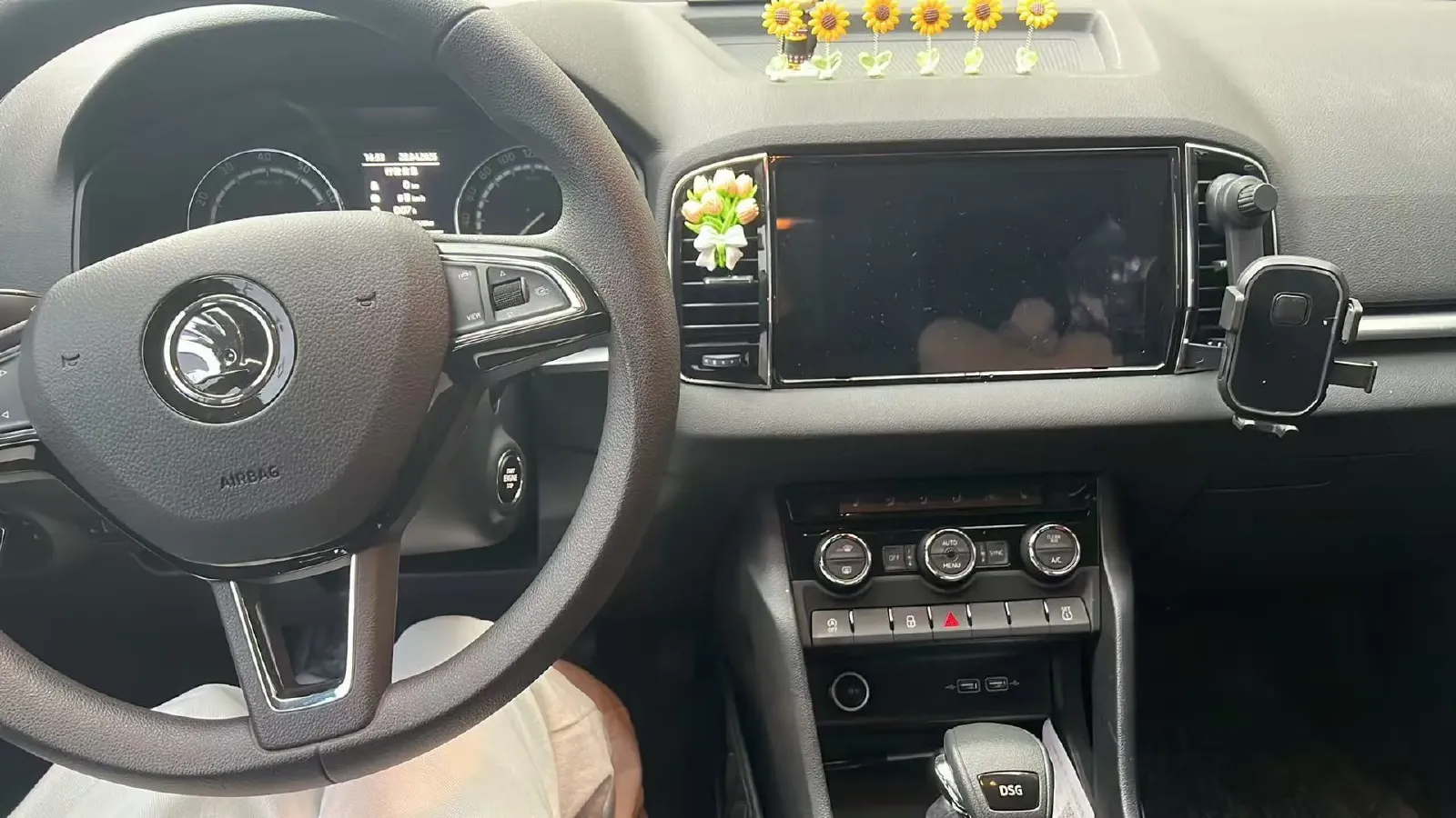 2021 Skoda Karoq 1.4T 150HP L4 7DCT,autocango,china used car exporter,china ev exporter,chinese used car exporter,chinese used ev exporter