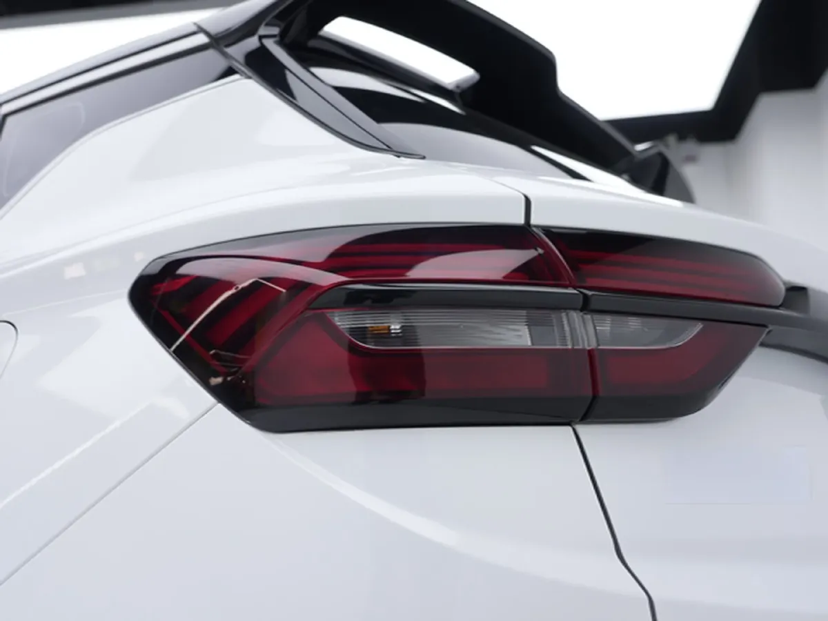 2021 Geely Coolray 1.4T 141HP L4 6DCT,autocango,china used car exporter,china ev exporter,chinese used car exporter,chinese used ev exporter