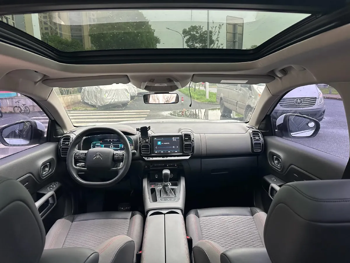 2017 Citroen C5 Aircross 1.6T 167HP L4 6AT,autocango,china used car exporter,china ev exporter,chinese used car exporter,chinese used ev exporter