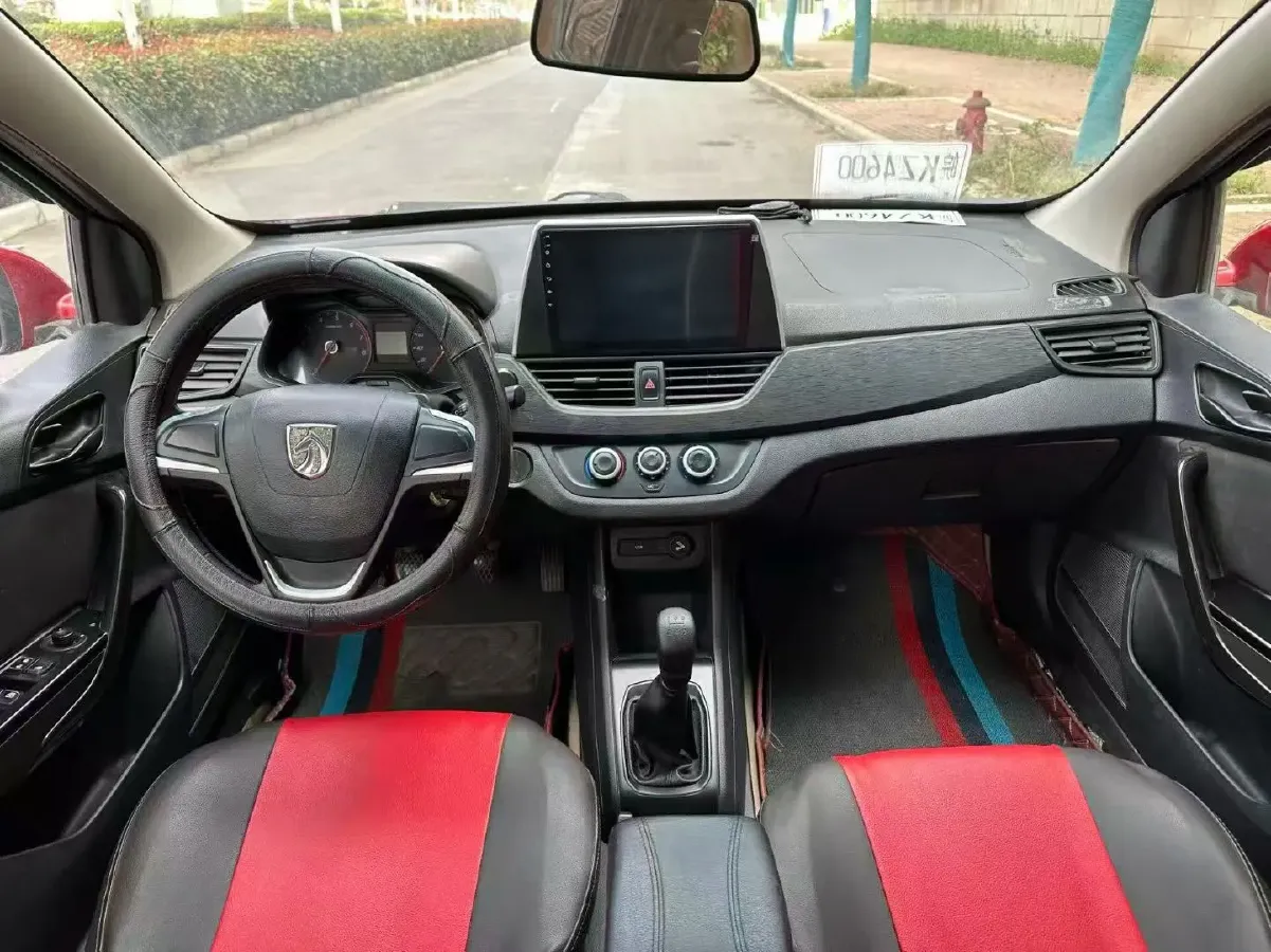 2016 BaoJun 310 1.2L 82HP L4 5MT,autocango,china used car exporter,china ev exporter,chinese used car exporter,chinese used ev exporter