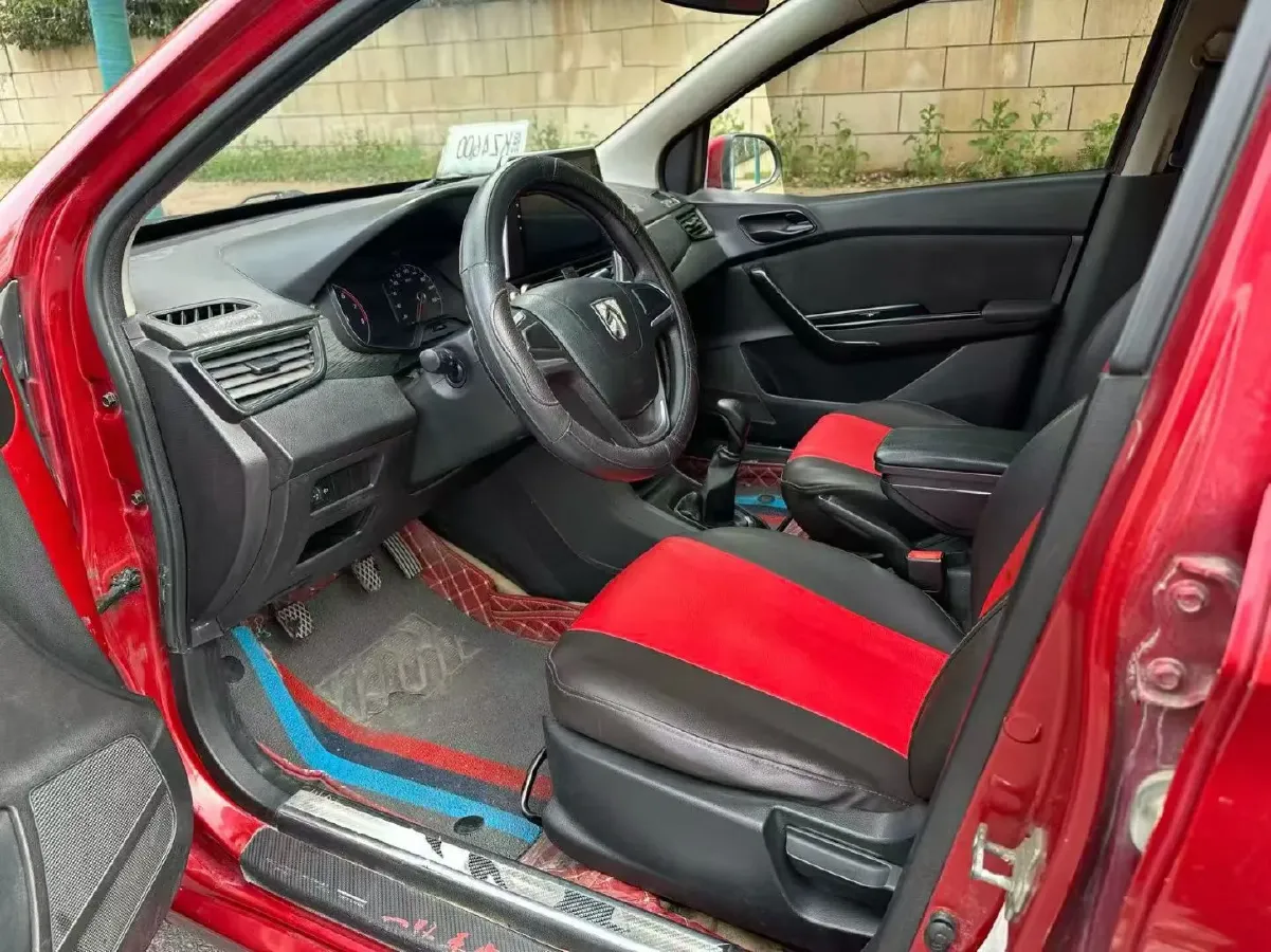 2016 BaoJun 310 1.2L 82HP L4 5MT,autocango,china used car exporter,china ev exporter,chinese used car exporter,chinese used ev exporter