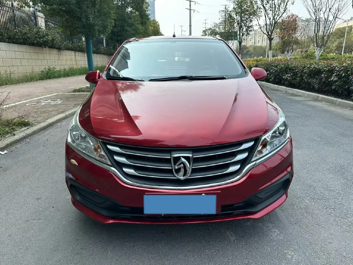 2016 BaoJun 310 1.2L 82HP L4 5MT,autocango,china used car exporter,china ev exporter,chinese used car exporter,chinese used ev exporter