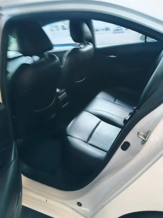 2021 Toyota Corolla 1.2T 116HP L4 CVT,autocango,china used car exporter,china ev exporter,chinese used car exporter,chinese used ev exporter