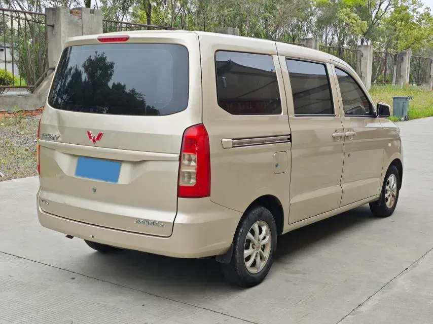 2019 WuLing HongGuang V 1.5L 99HP L4 6MT,autocango,china used car exporter,china ev exporter,chinese used car exporter,chinese used ev exporter