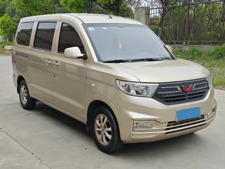 2019 WuLing HongGuang V 1.5L 99HP L4 6MT,autocango,china used car exporter,china ev exporter,chinese used car exporter,chinese used ev exporter