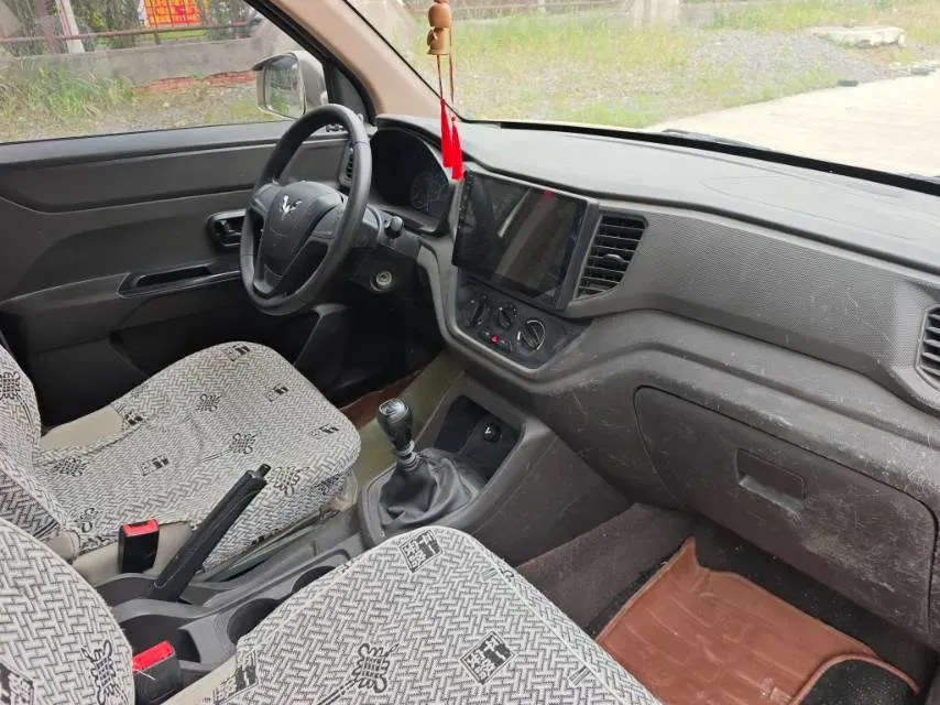 2019 WuLing HongGuang V 1.5L 99HP L4 6MT,autocango,china used car exporter,china ev exporter,chinese used car exporter,chinese used ev exporter